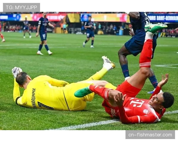 争议判罚：拜仁进球因穆西亚拉疑似手球在先被VAR取消