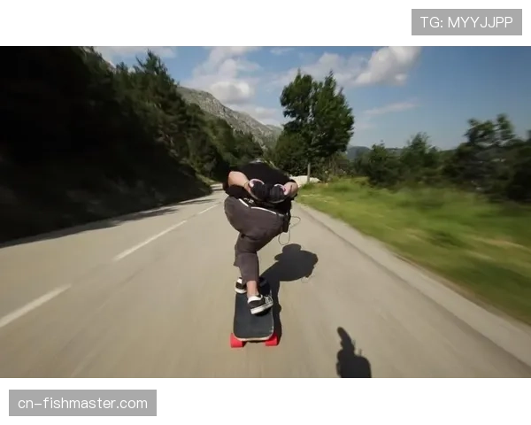 法国速降全国锦标赛:阿莫里·皮尔森在家乡赛道赢得冠军 法国速降全国锦标赛:阿莫里·皮尔森在家乡赛道赢得冠军